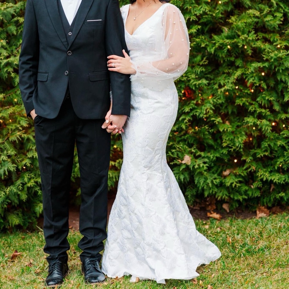 Lulus wedding dress, size Medium